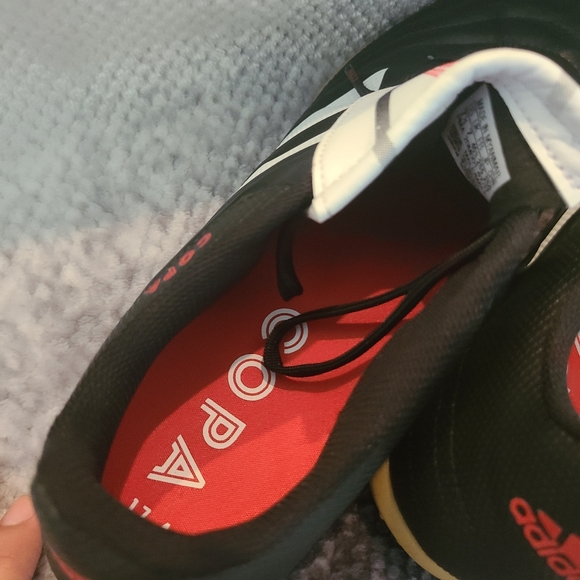 Adidas indoor soccer shoe - Picture 3 of 4